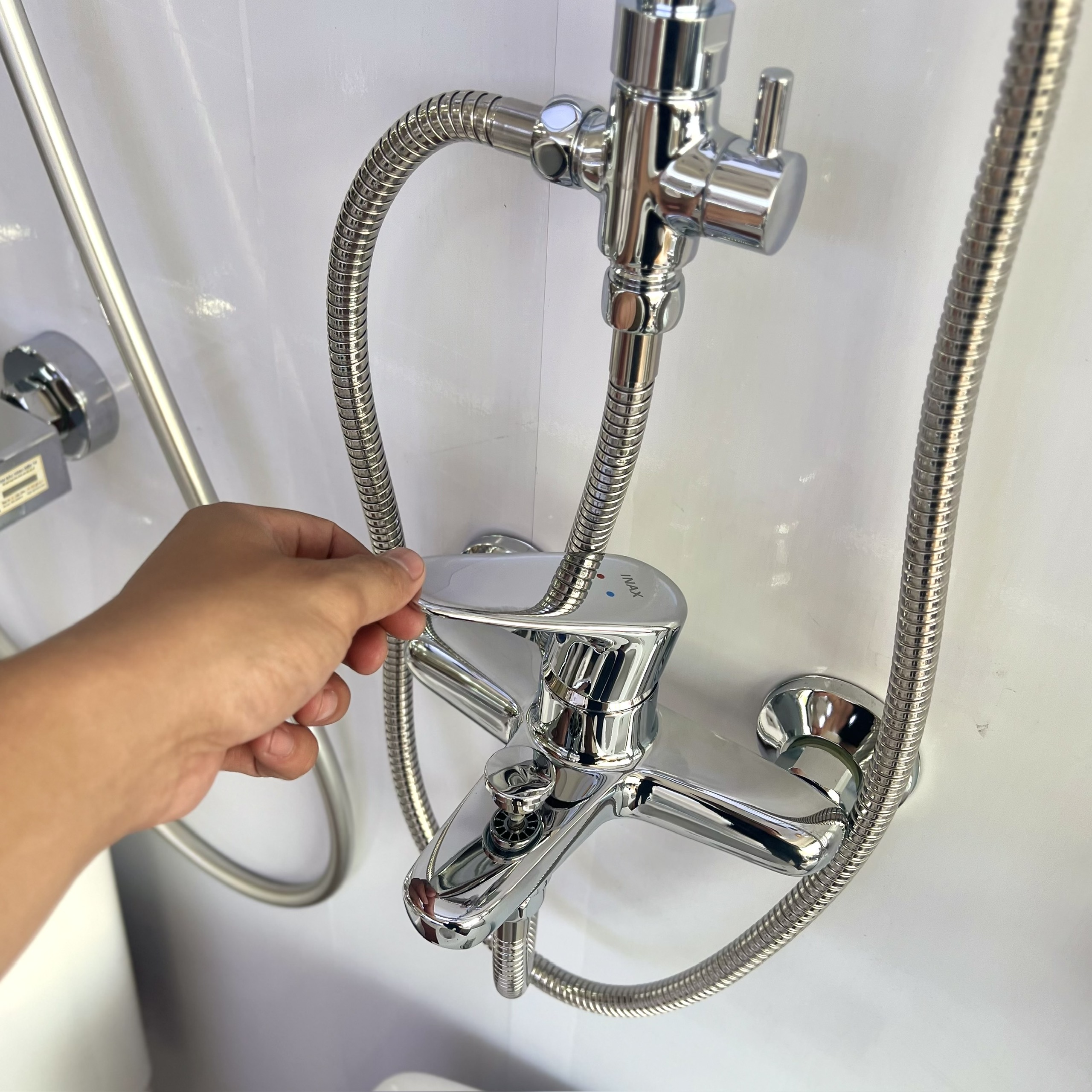 Sen Tắm Cây Nóng Lạnh INAX BFV-1115S-3C - Ảnh 6